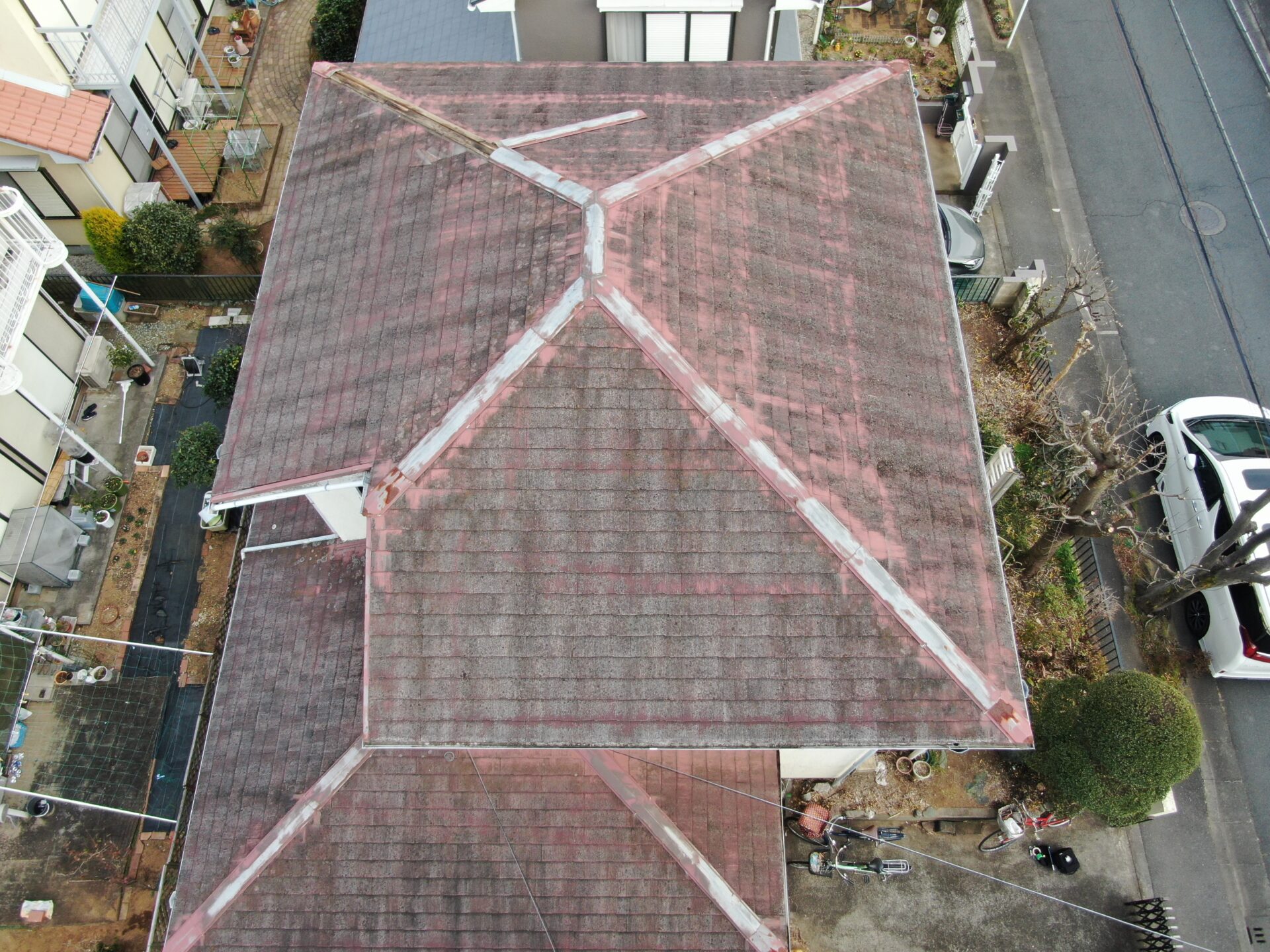 屋根上葺き工事 棟板金 劣化　屋根上葺き　台風被害