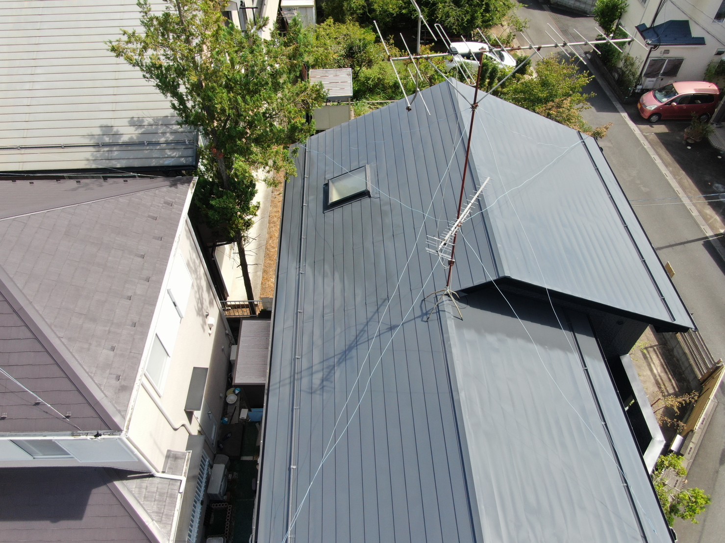 外壁塗装 　屋根塗装　塗り替え　外壁リフォーム　劣化　ベランダ　ドローン　金属屋根