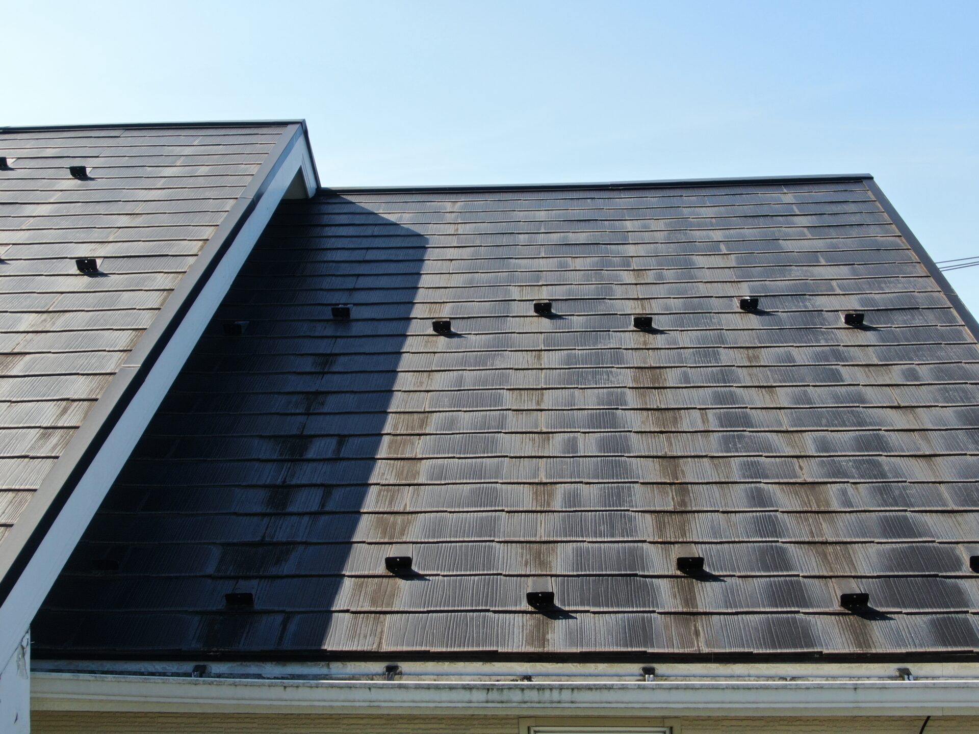 屋根　劣化　汚れ　屋根塗装　補修　塗り替え　雨樋　藻　苔　雨漏り　雨漏り点検